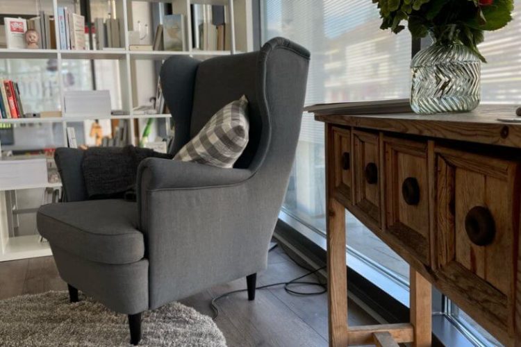 We offer various cozy corners, with the intention of making you feel as comfortable as possible during your visit with us.